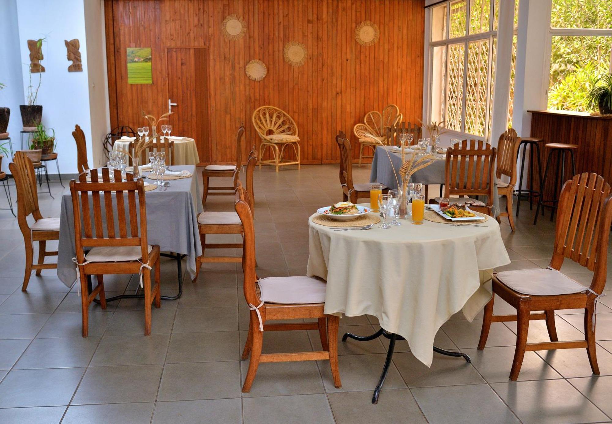 Riviera Garden Hotel Antananarivo Exterior photo